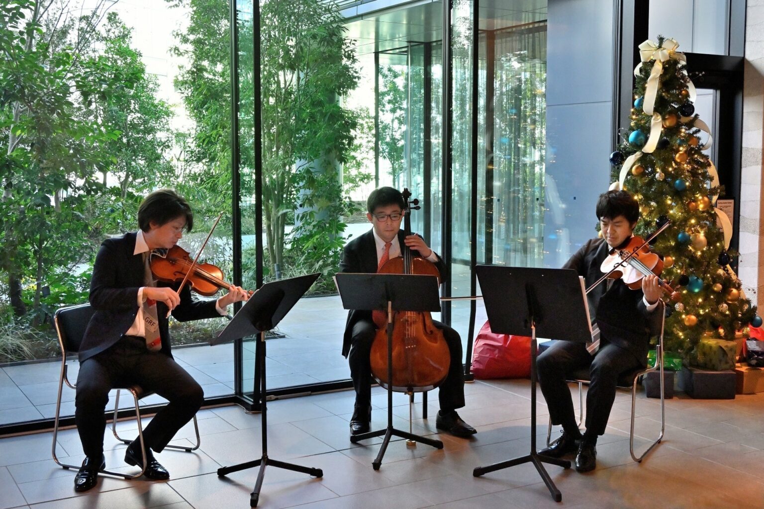 渋谷のホテルでN響メンバーの弦楽三重奏、12月25日に無料コンサート