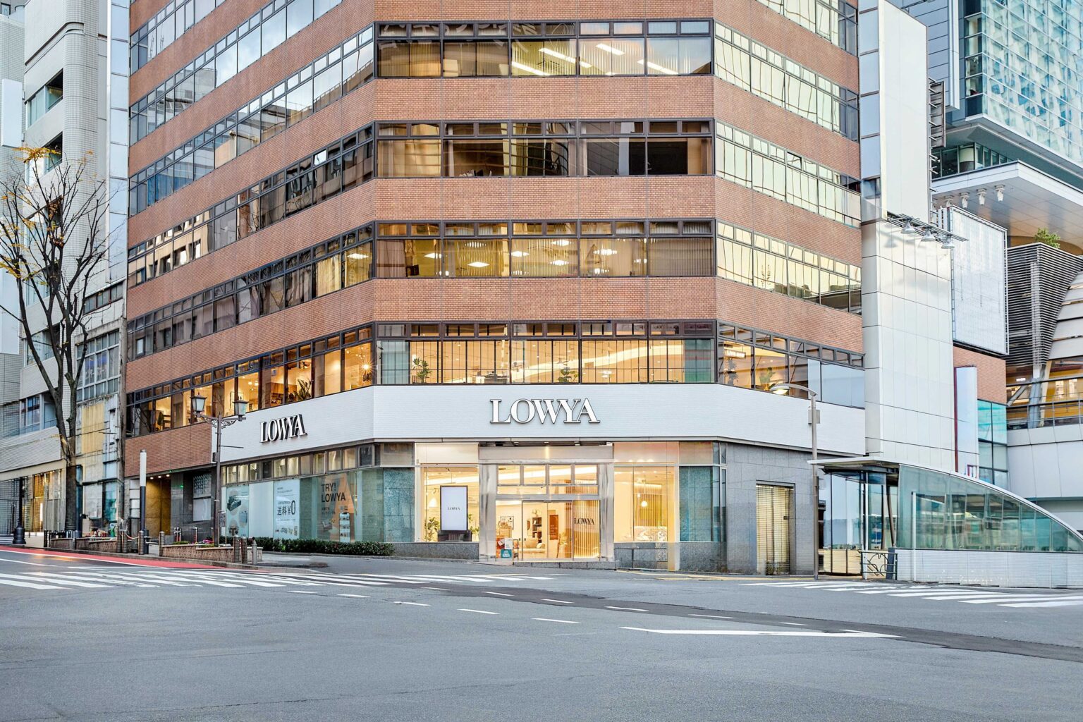 LOWYA、渋谷宮益坂に初の体験型ストア Vision Proで3D家具配置を体感