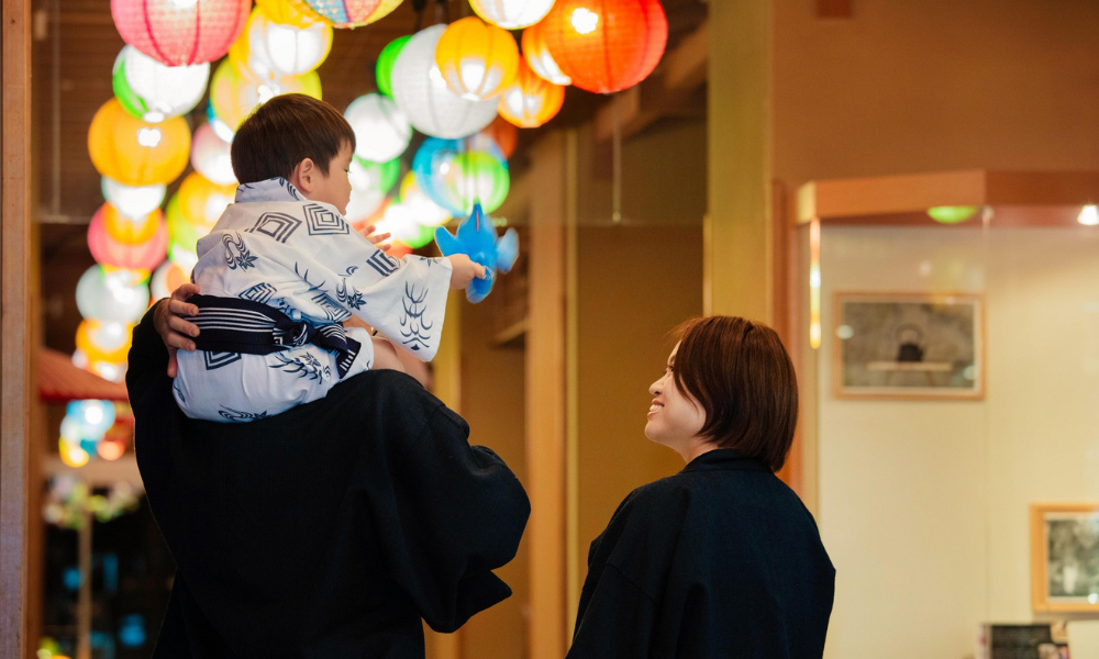 函館・湯の川温泉「湯元啄木亭」、冬限定で小学生以下半額と60分飲み放題の家族向けプラン