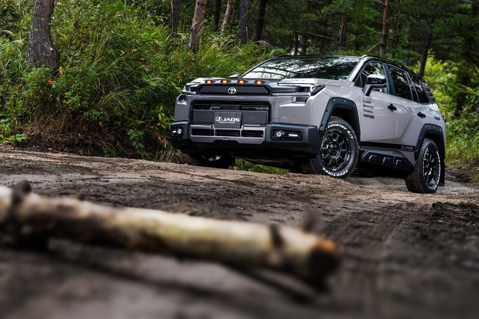 JAOS、新型トヨタRAV4 Adventure向け12種パーツを発売 ディーラー専売で最安5,500円から