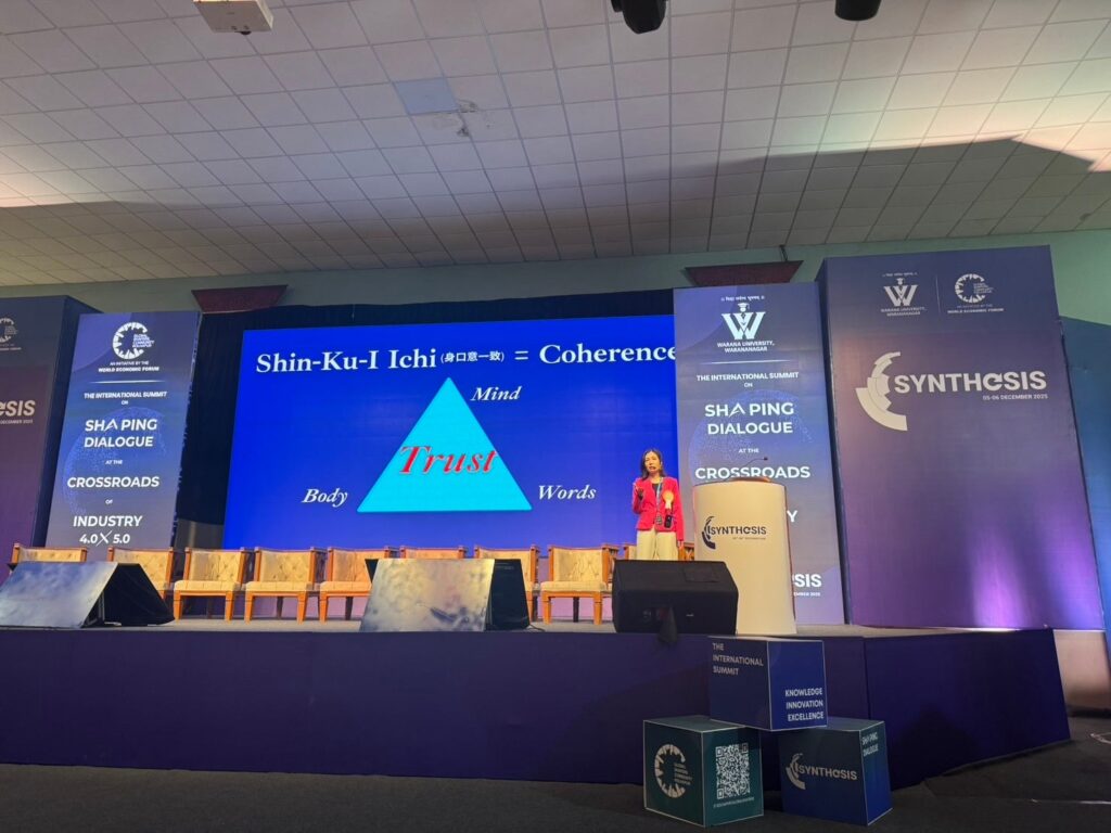 WEF直轄サミットでおがたまゆみ氏が基調講演、参加500人超で印州3紙が報道