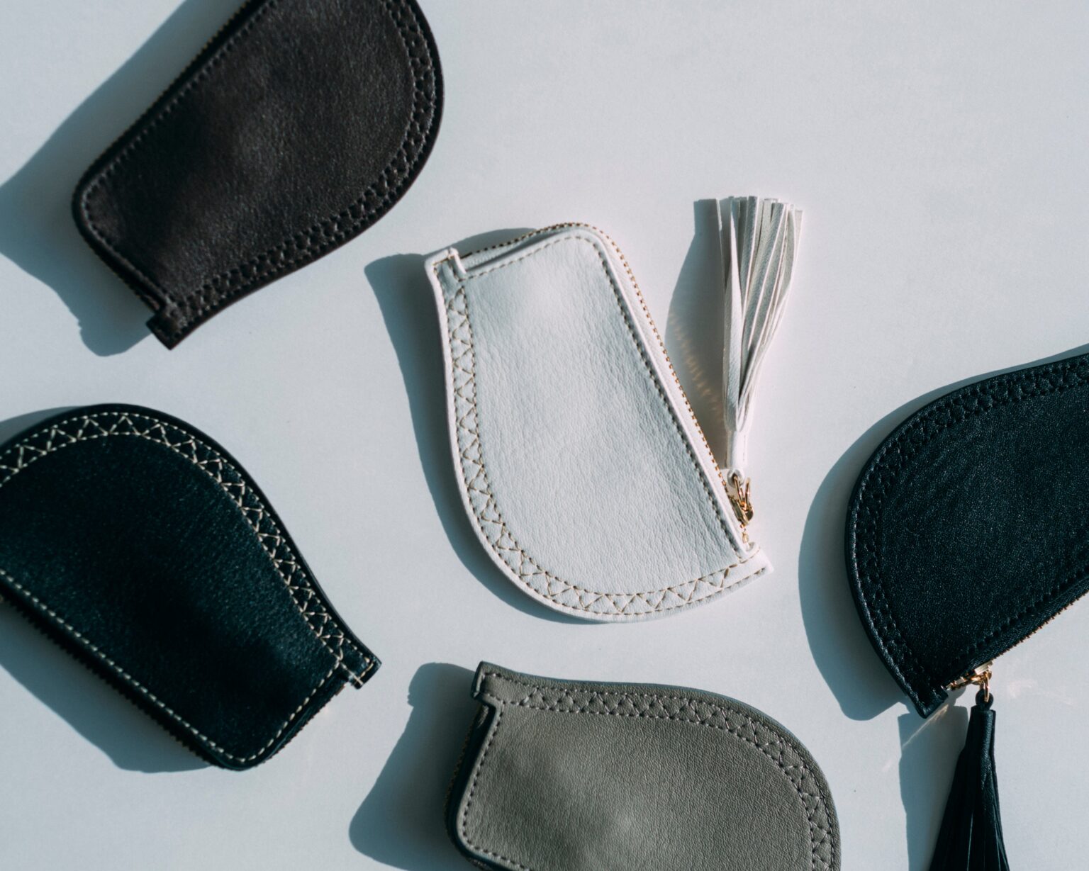 青森の郷土芸能「えんぶり」着想、県産馬革のキーコインケース登場 12年に一度の午年控え