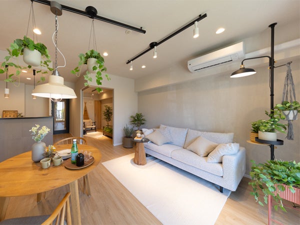 清澄白河の駅徒歩2分、緑と珈琲をテーマにした2LDK+DENのリノベ住戸が完成