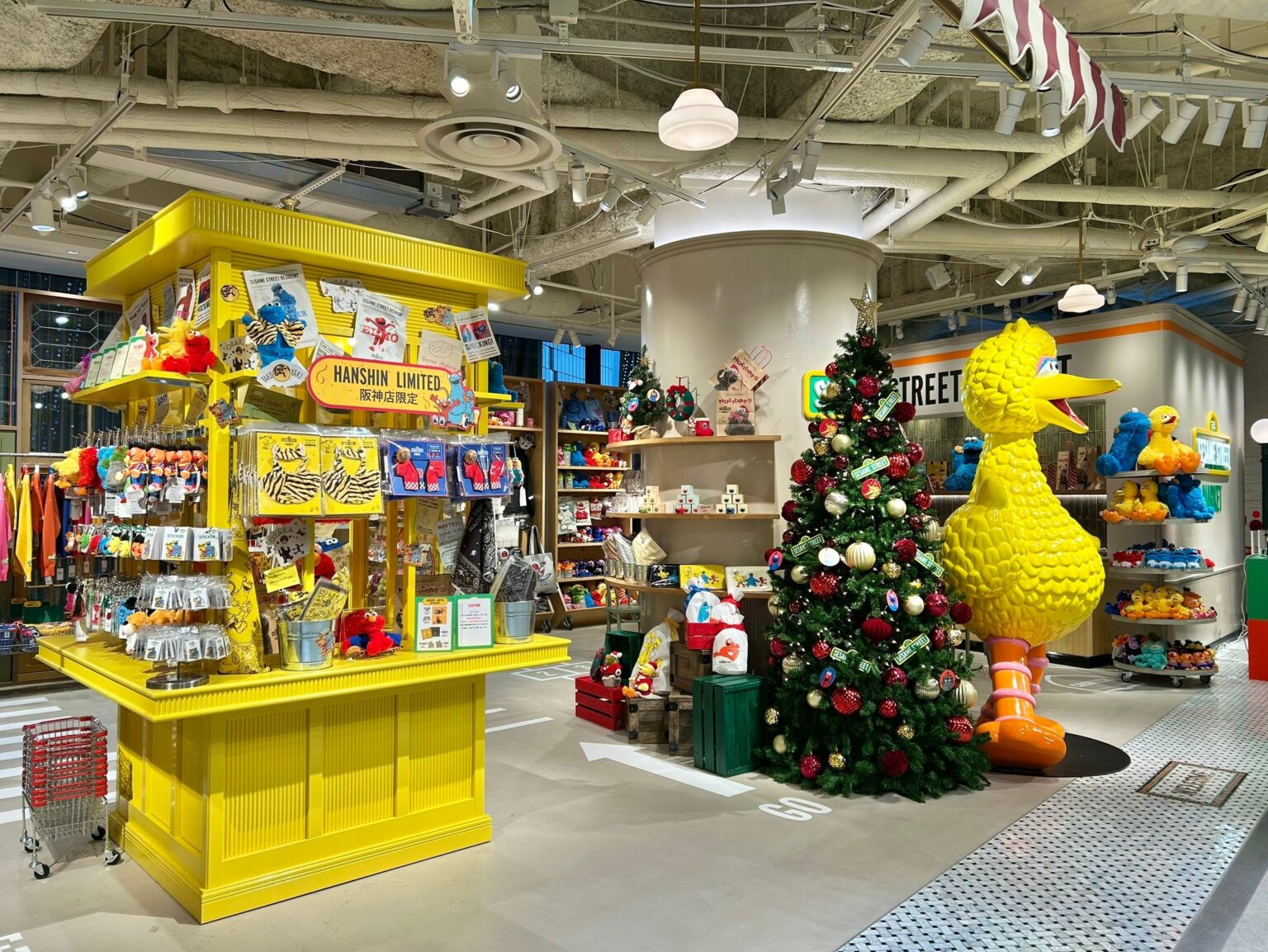 セサミストリートマーケット阪神梅田本店、開業5日で売上が予算比約200% 限定グッズ1150点販売