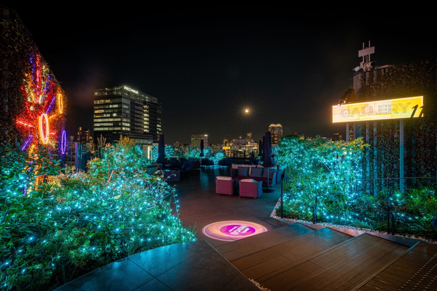 ホテルインディゴ東京渋谷、音楽モチーフの冬季イルミ「Shibuya Beats & Lights」を開始