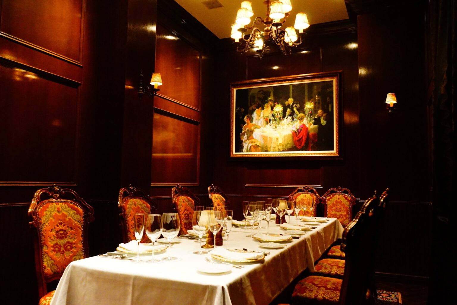 大阪・AKARENGA STEAK HOUSE、年末限定ランチで個室特典付きプラン 1日2組限定