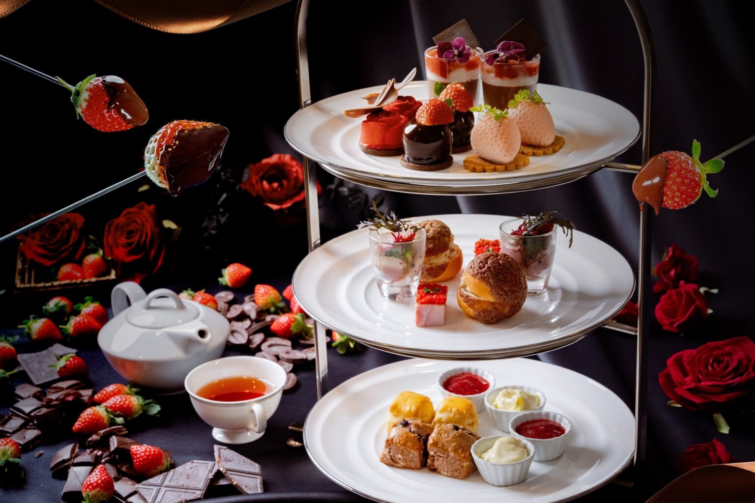 大阪ベイでいちご×チョコの限定アフタヌーンティー、1月10日から土休日のみ提供