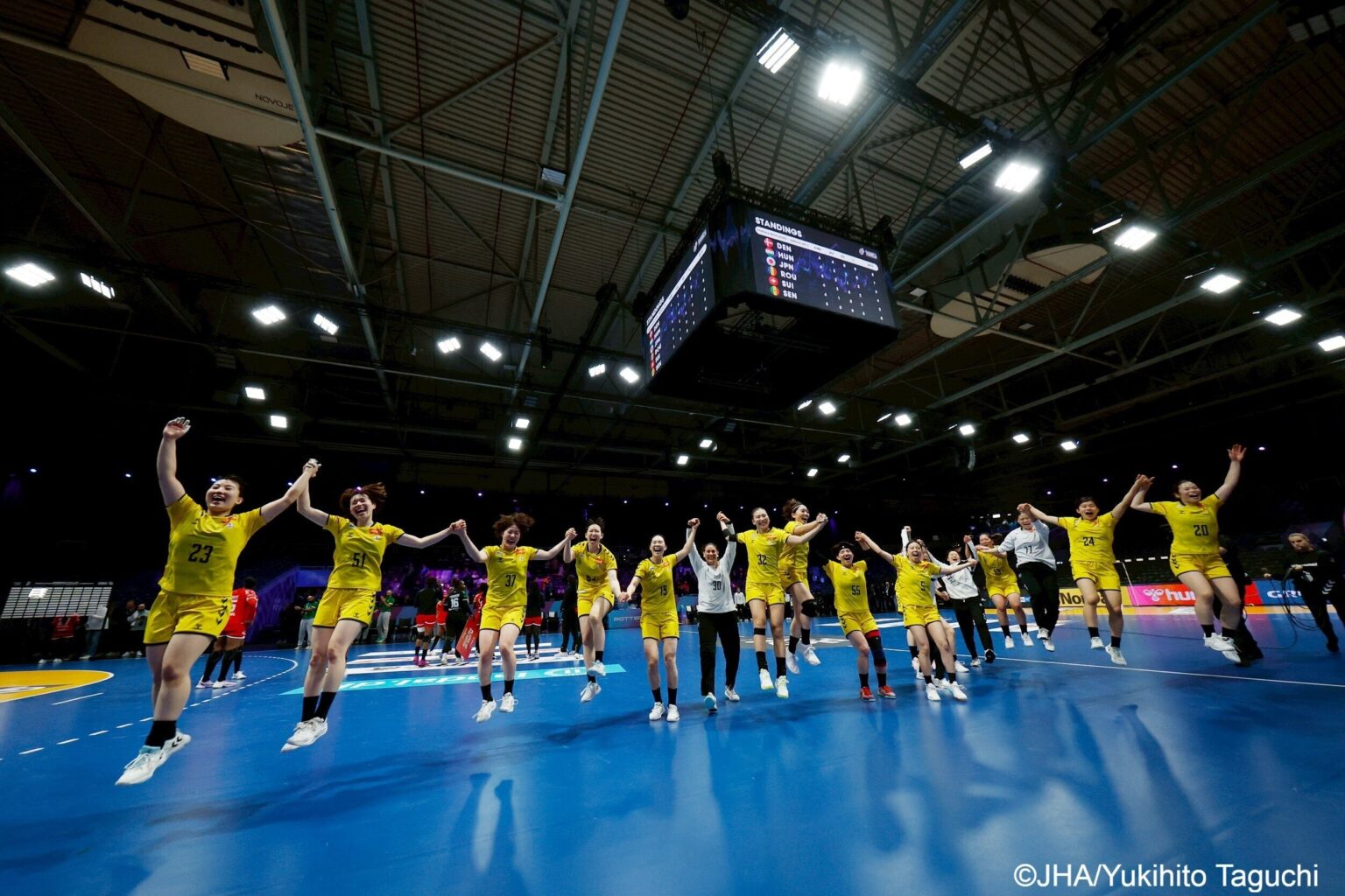 女子ハンド日本代表、世界選手権13位で大会終了 欧州勢撃破し「前進」の証し