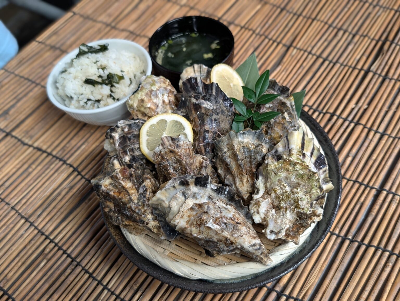 知多半島の「ウッドデザインパーク野間 牡蠣小屋」、平日限定で4,500円の海鮮2コースを12月15日開始