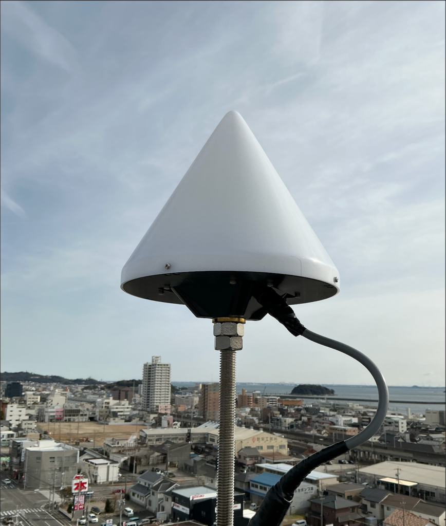 蒲郡市役所屋上でGNSS連続観測開始、京大が準リアルタイム解析を共有へ