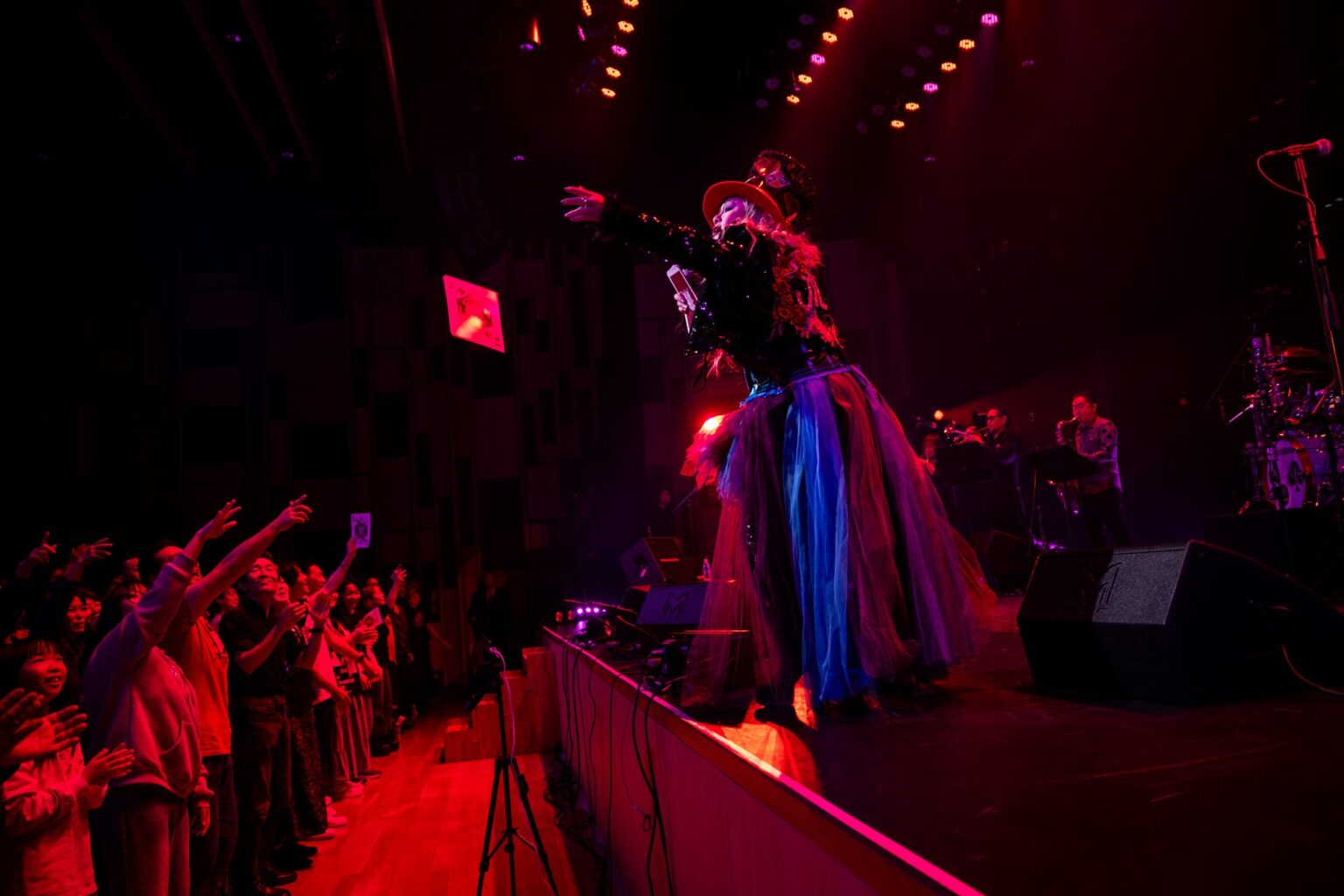 PERSONZ、12月30日に大手町三井ホールで晦日ライブ ブラス共演で2026年ベスト盤と47都道府県ツアーを告知