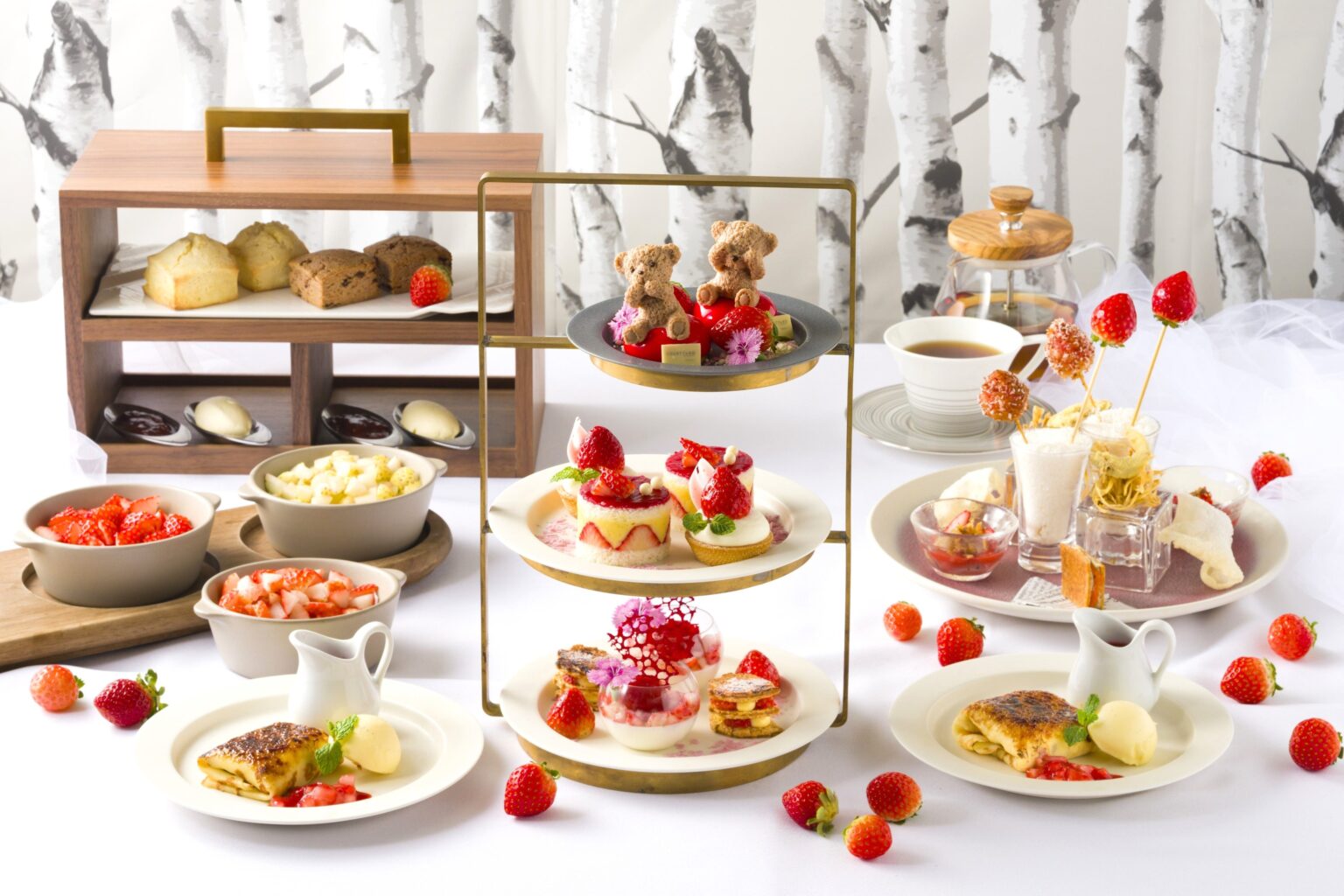 コートヤード・バイ・マリオット札幌、いちご主役のアフタヌーンティーを1月10日開始 ライブで「クレープブリュレ」も