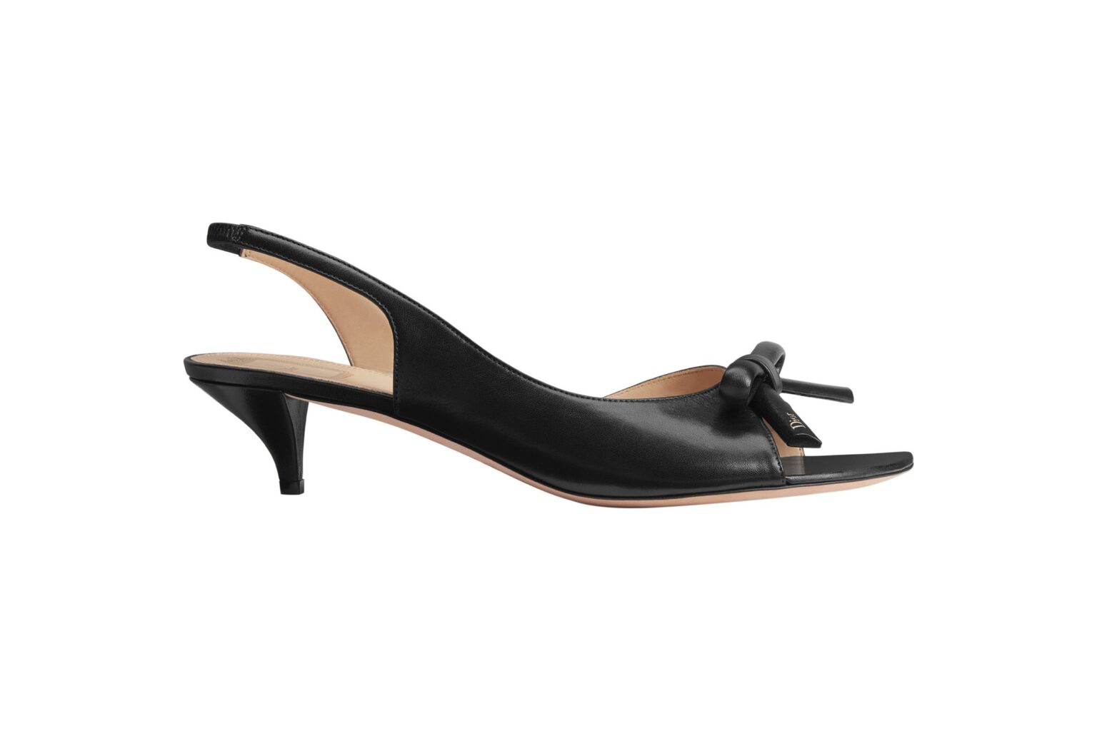 ディオール、グレタ・リー出演の2026年春夏キャンペーン映像を公開 「ディオール ボウ」サンダルは17万円