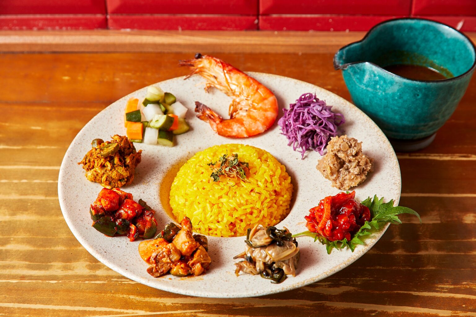 北摂スパイス研究所ルクア大阪店、ランチ限定「おばんざい×カレー出汁」スープカレーを2種投入