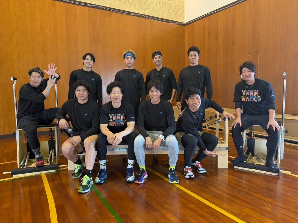 近藤健介率いる自主トレ「チーム天城」にザオバのピラティス機器PIVOT導入