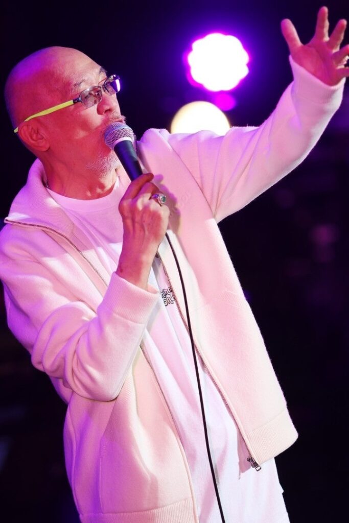 松山千春デビュー50周年、U-NEXTでライブ映像3作とMV11曲を配信開始 2026春ツアーは20会場21公演