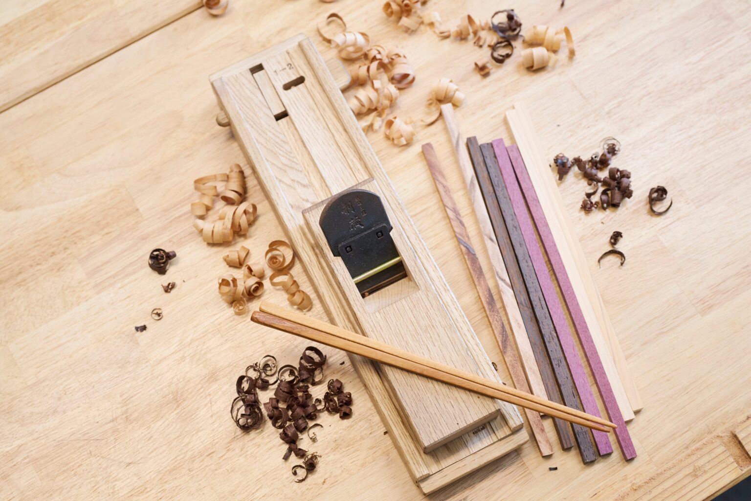 銀座に訪日客向け「箸作り」体験スタジオ開業、1回1時間で最大30人受け入れ