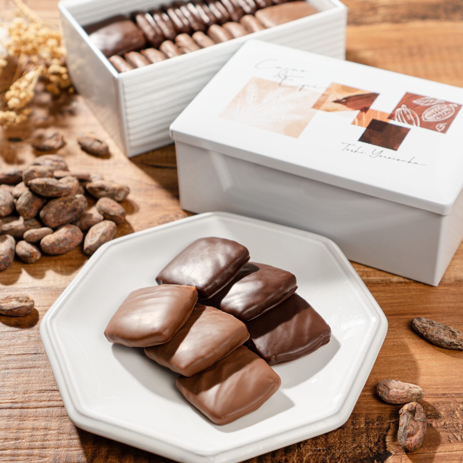 トシ・ヨロイヅカ、伊勢丹新宿店「サロン・デュ・ショコラ2026 Part1」で限定サブレ缶と焼きたてボストック販売