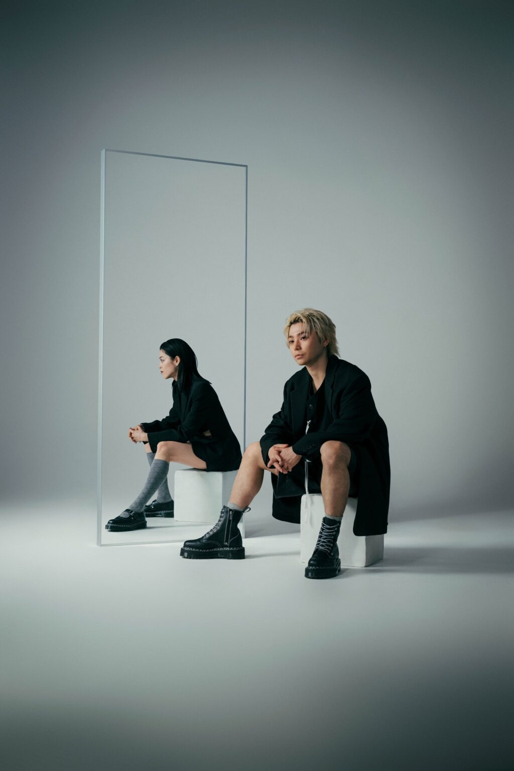 ドクターマーチン、2026年SS新作と日本限定ホワイトモデルを1月23日発売 村上虹郎を起用