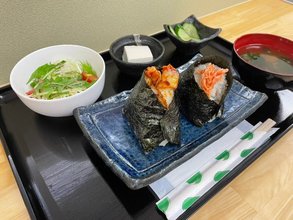 熊本「おむすび処 ひらた」、2月は雲仙ハムおむすびを400円で提供 1日平均約100個販売