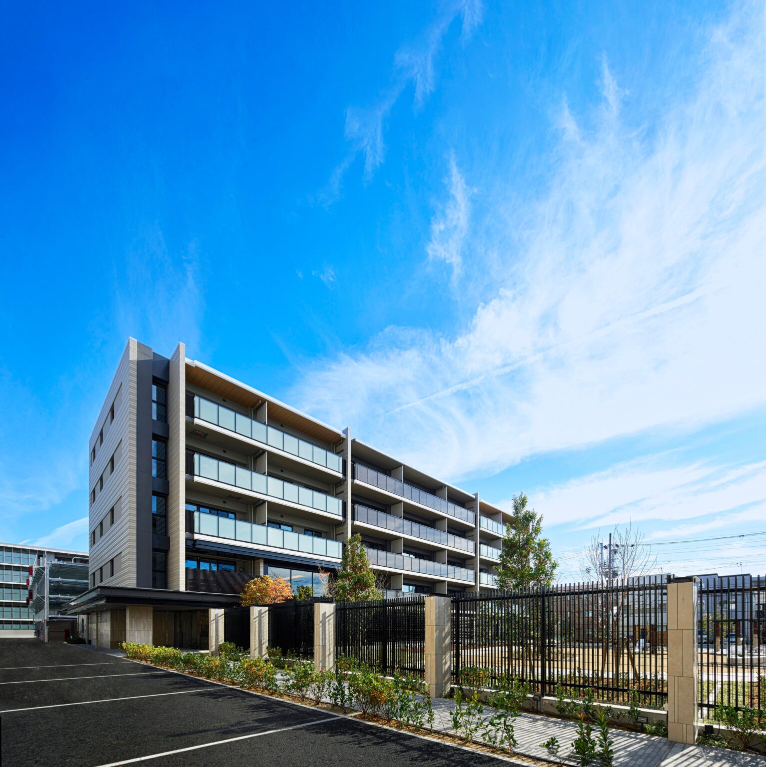 西宮の分譲マンション「ウエリス西宮甲東園」竣工、NTT都市開発で初のZEH-M Ready認証