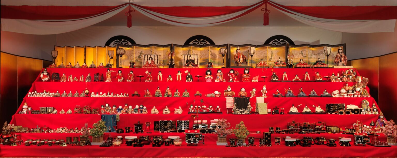 徳川美術館で特別展「尾張徳川家の雛まつり」 高さ2m・幅7mの大雛段飾りも