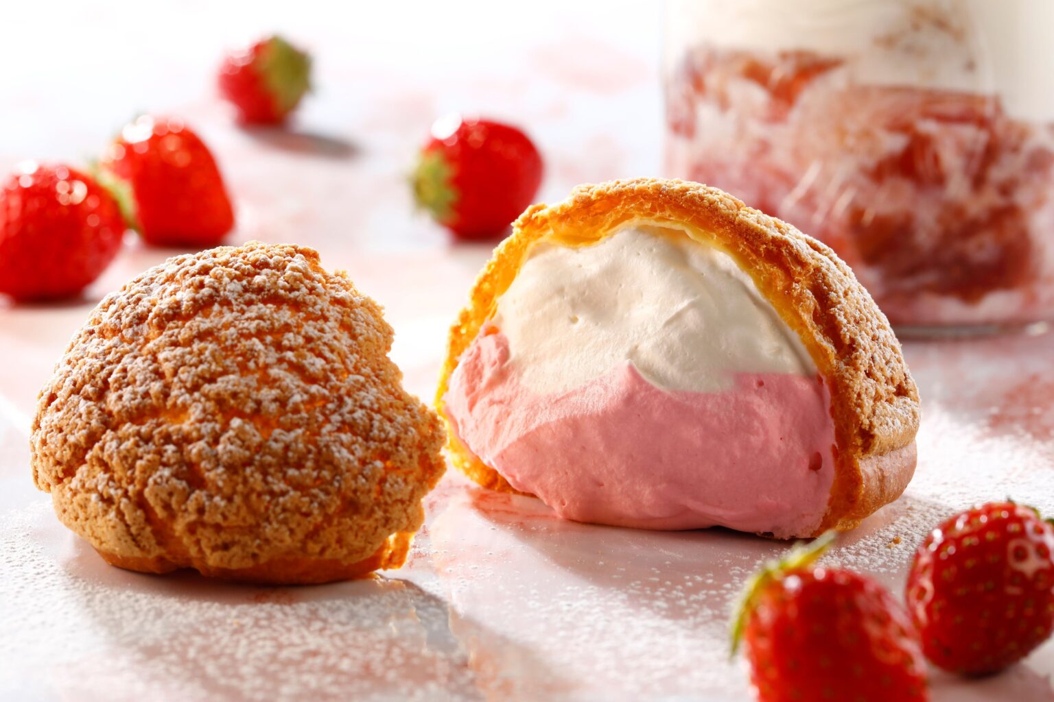 東京ミルクチーズ工場、春限定「チーズパフ いちごミルク」3月1日発売 1個351円