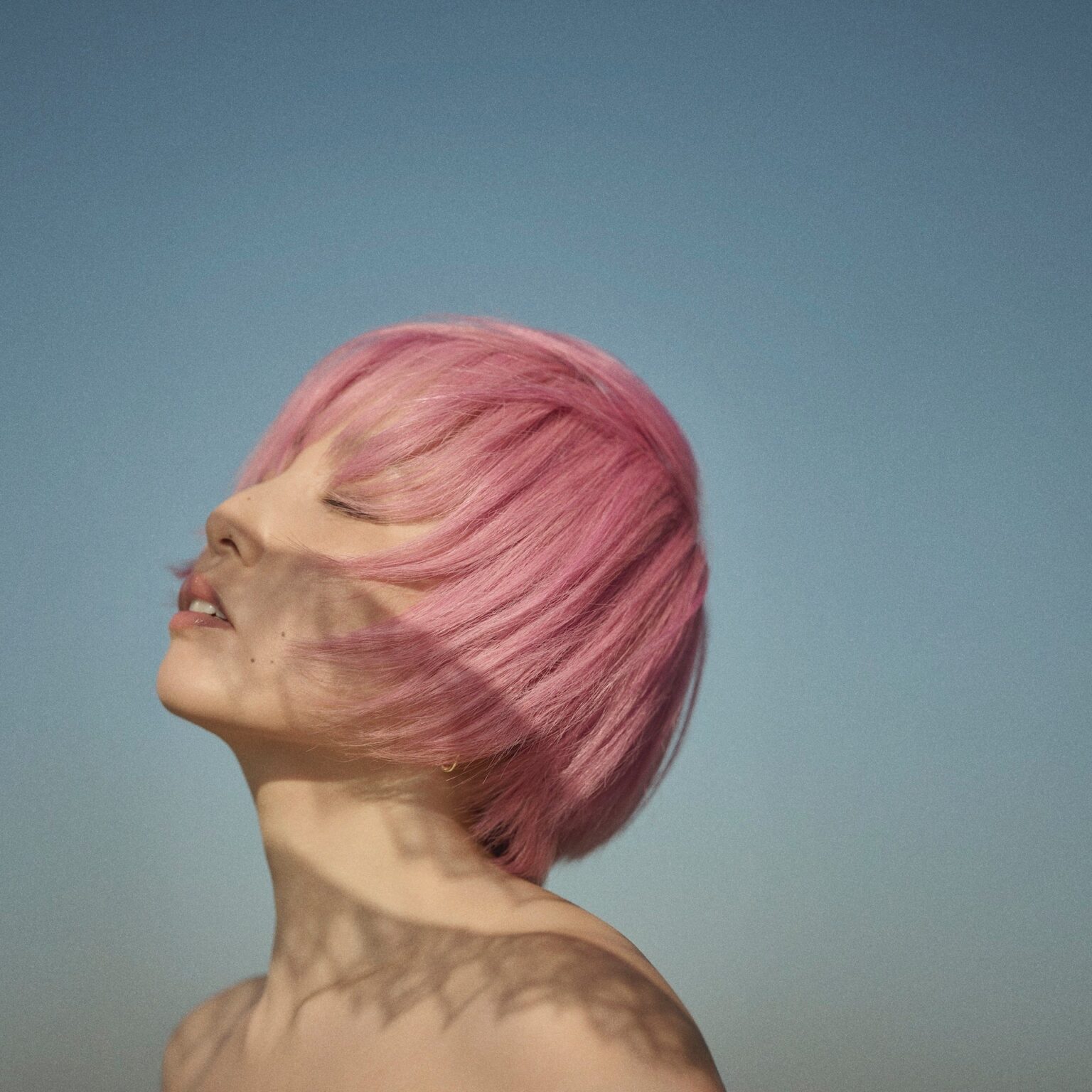 Nao Yoshioka、新曲「In the Rain」を2月27日配信 MXXWLLとシドニー郊外スタジオで制作