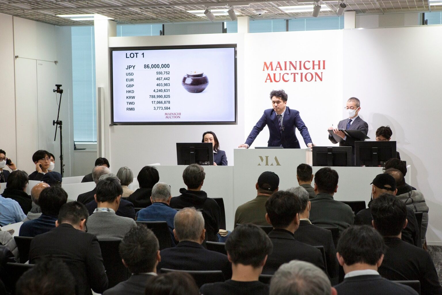 毎日オークション、有明の「岩田家旧蔵特別コレクション」落札総額約23.8億円 306点が全点落札