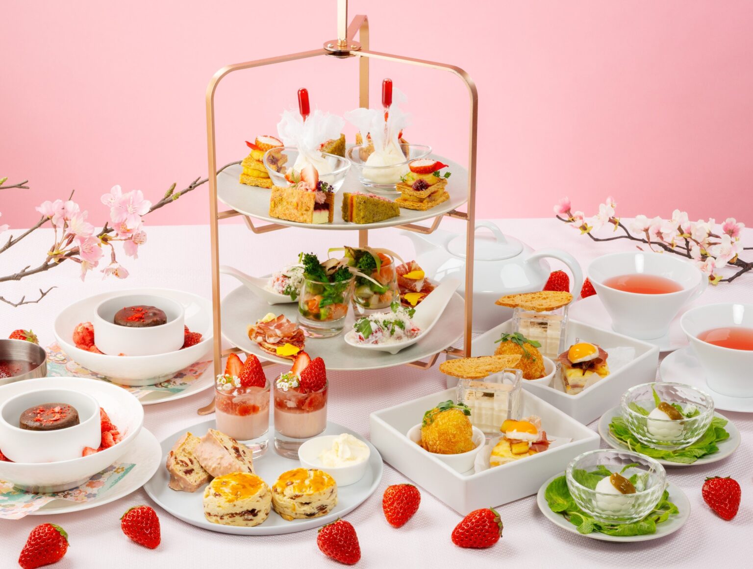 コートヤード・バイ・マリオット福井、苺テーマの春限定アフタヌーンティーを提供