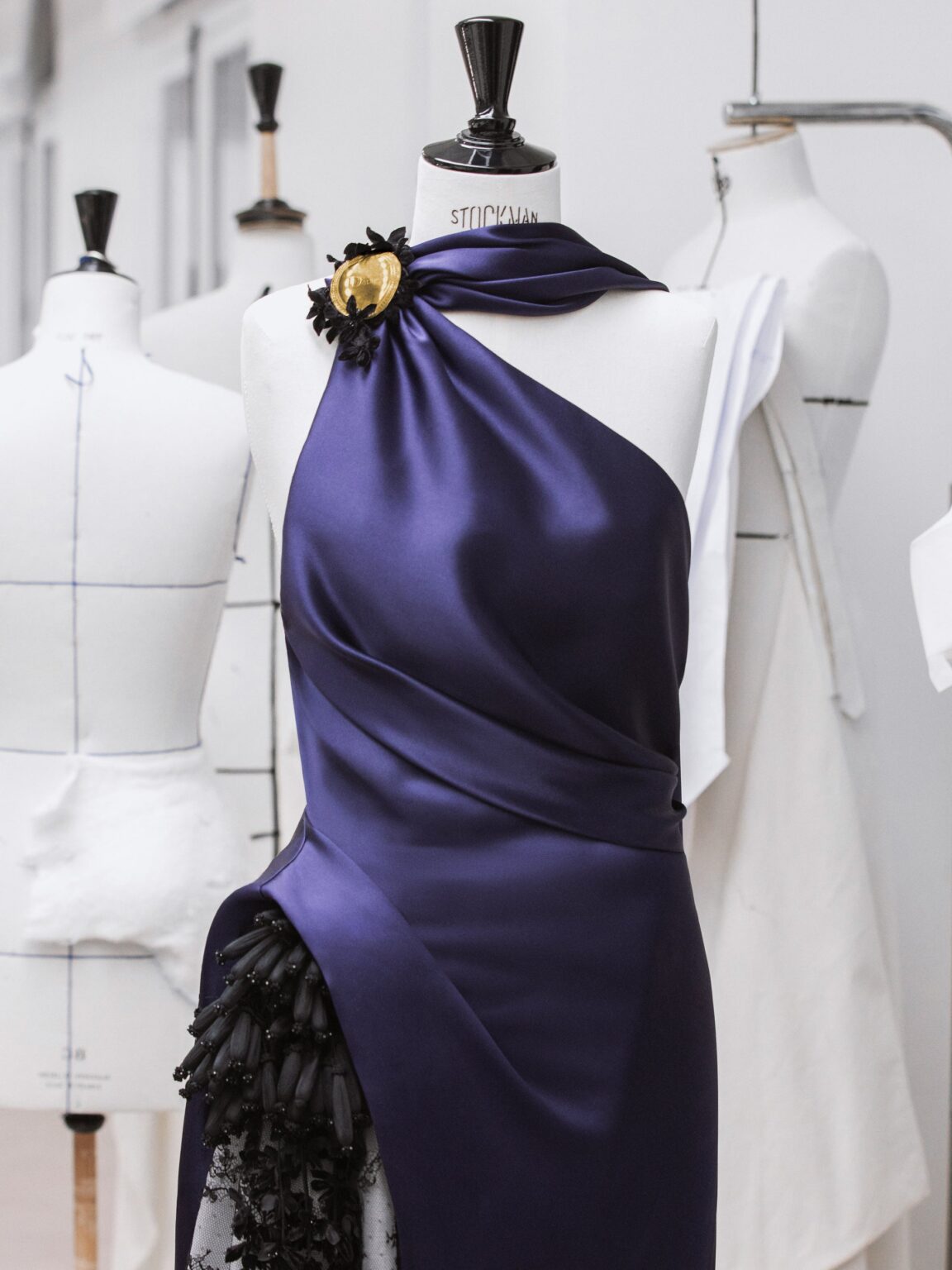 EJAE着用のディオールドレス技術をソフィ・カル写真で公開、グラミー第68回の装い