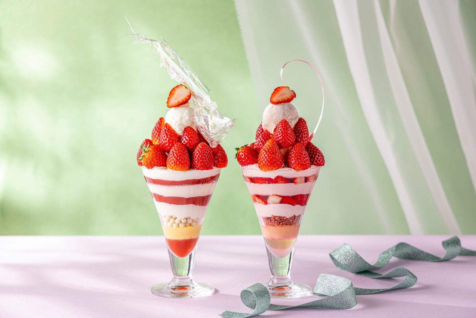 ストリングスホテル東京で春限定「桜いちご」「いちご杏仁」パフェ、3月1日から販売