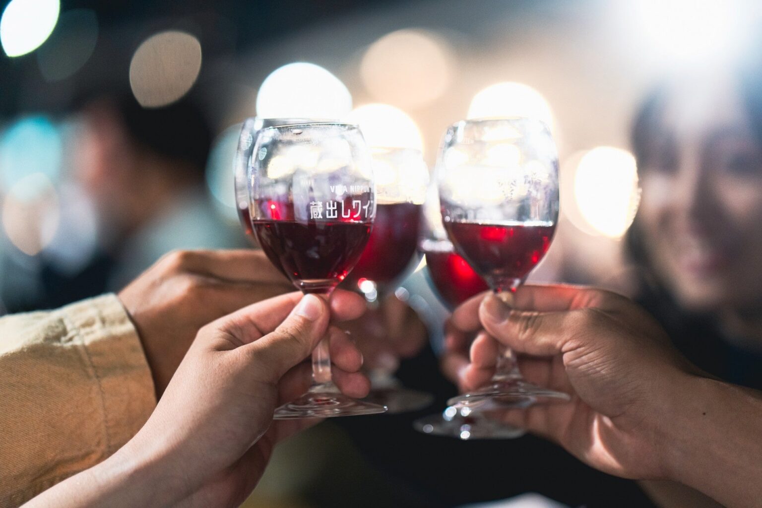 甲府駅北口で日本ワイン約200銘柄を飲み比べ 「蔵出しワインバー」5月22日から3日間