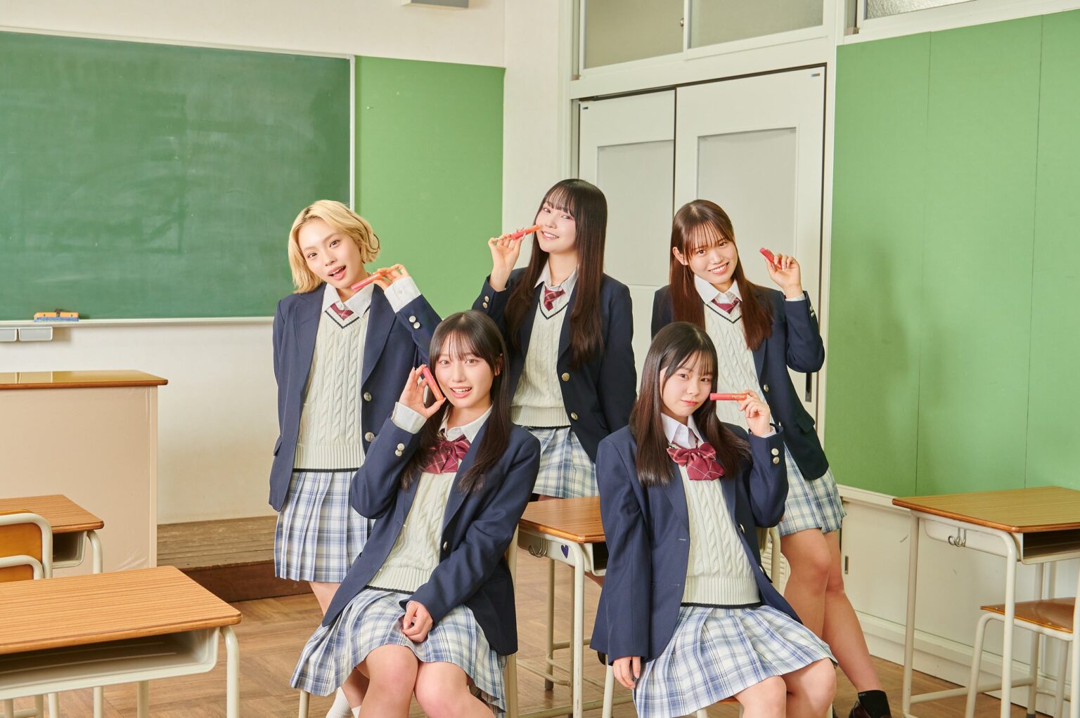 VAZ、初のスクール向けコスメ「Mel:See」 共同開発リップを3月30日発売