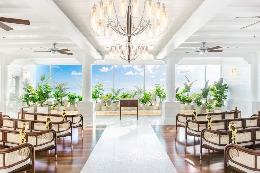 愛犬同伴でハワイ挙式・記念日を実現、ワイキキのKAHAWAI CHAPELが3プラン販売開始