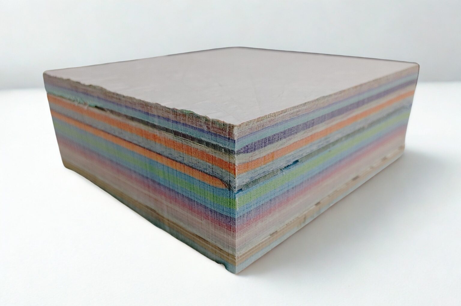 折り鶴を循環型素材に再資源化 Raymakaがセイショクと共同開発・製造委託契約