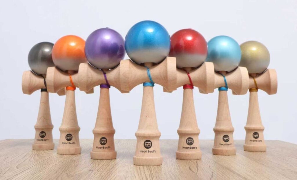 累計1.5万個の「ミスティカルけん玉」第4弾、メタリック新7色をAmazonで1月発売