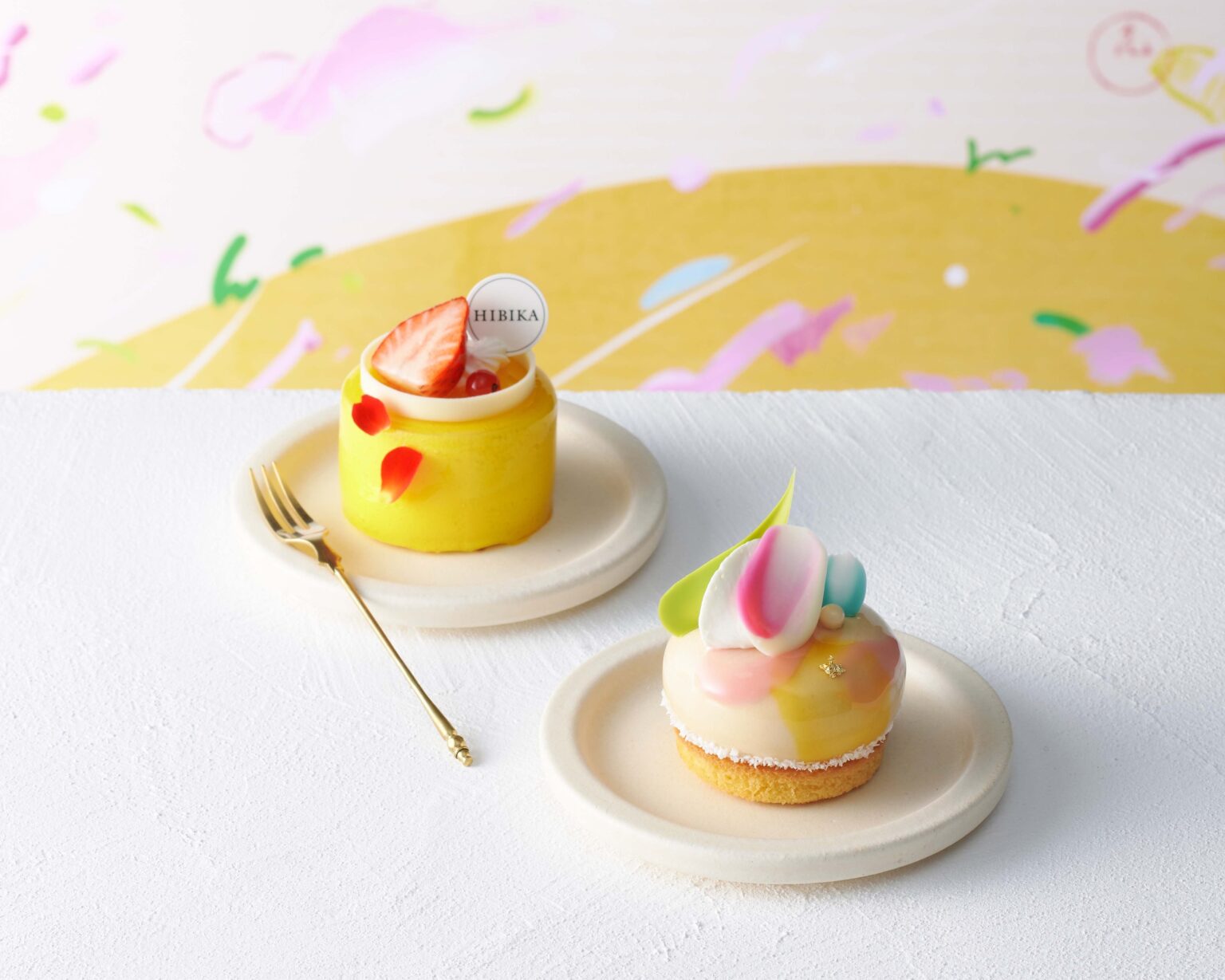 HIBIKA、阪急うめだ本店で画家・品川亮と限定ケーキ2種 4月1日から28日まで