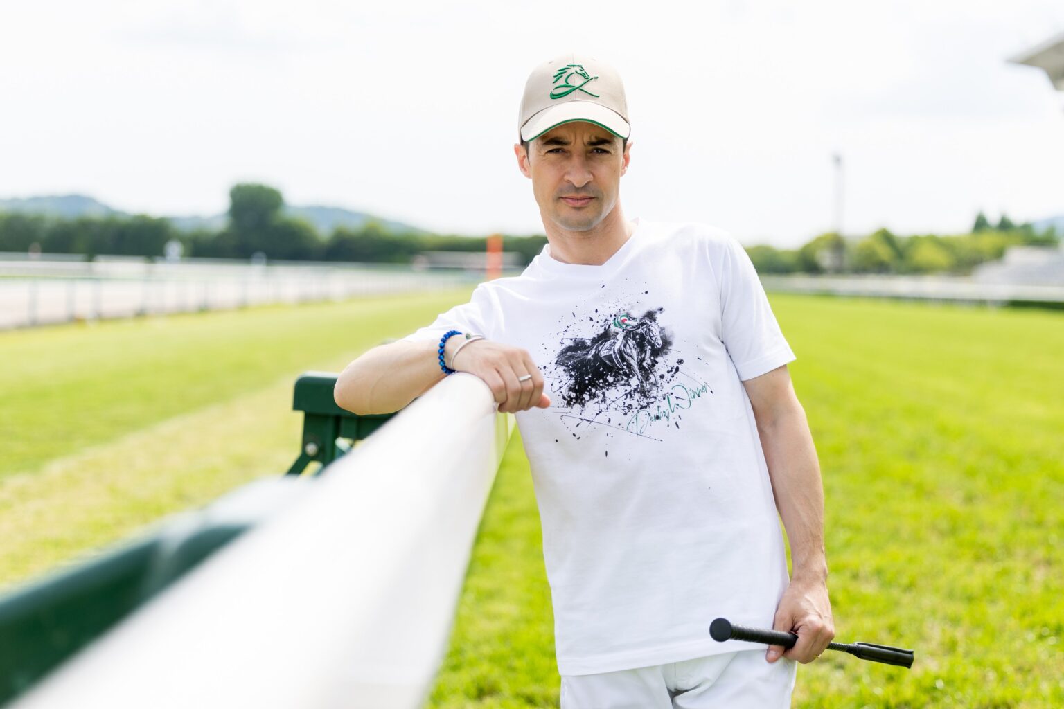 CL by C.ルメール、阪急メンズ東京で4/1〜7ポップアップ 4/2にルメール騎手サイン会(各回18人)