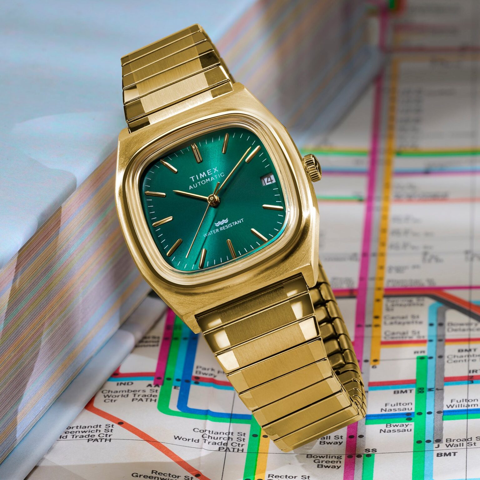 TIMEX「E-Line Automatic」にグリーン&ゴールド追加、4月5日発売で予約開始