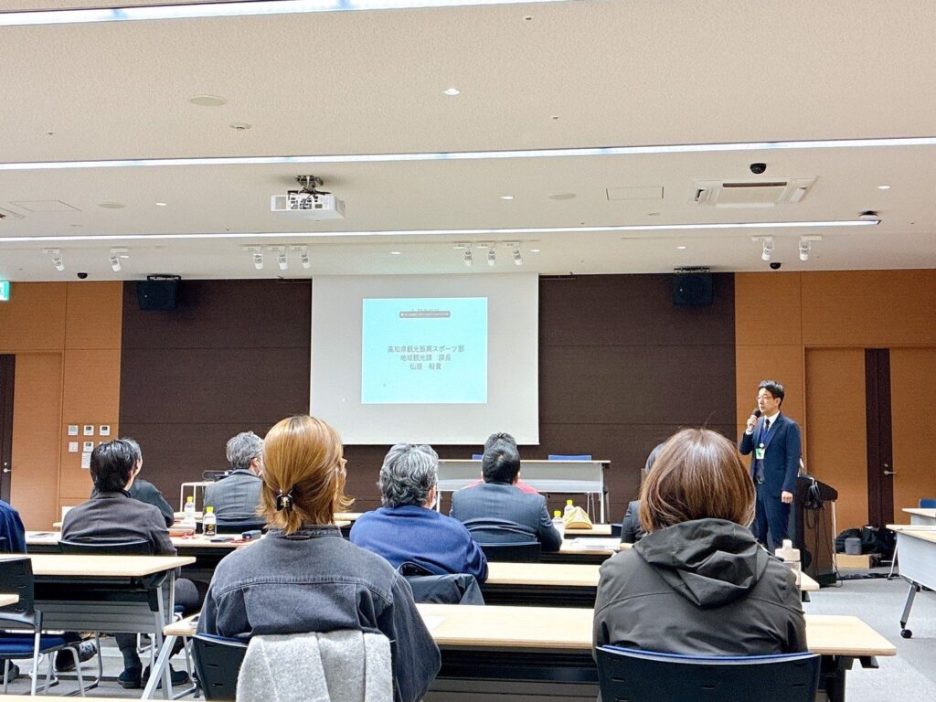 高知で滞在型観光の成果報告会、分散型宿泊や地域連携の実践例を共有