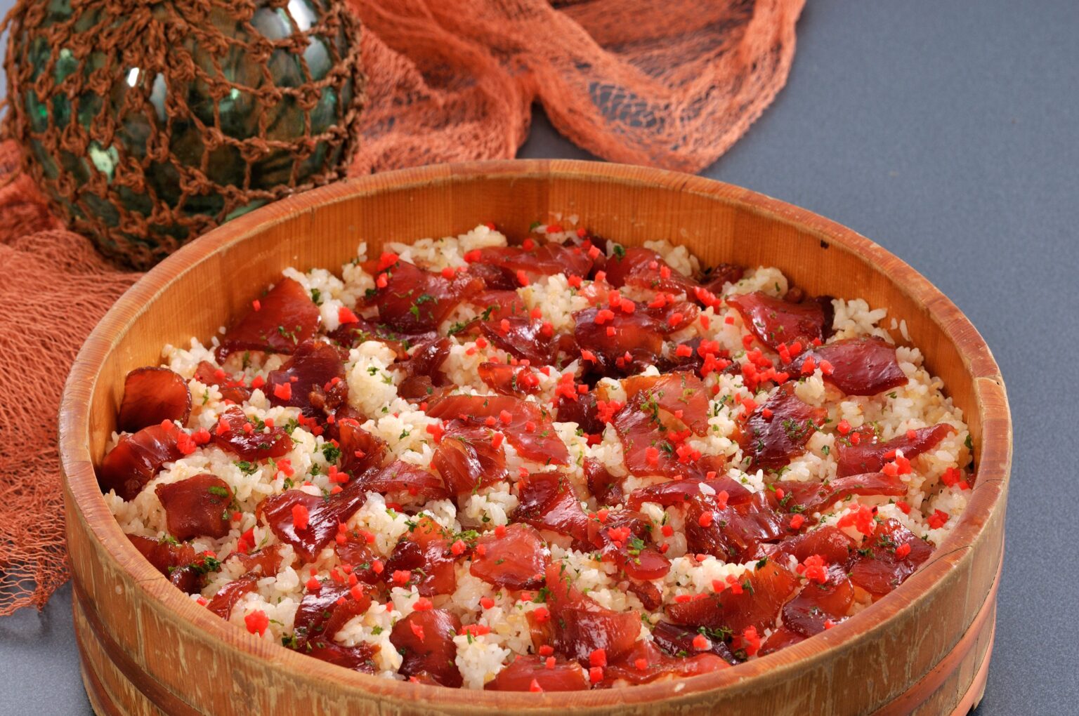 志摩市の郷土料理「てこね寿司」、文化庁「100年フード」認定で有識者特別賞