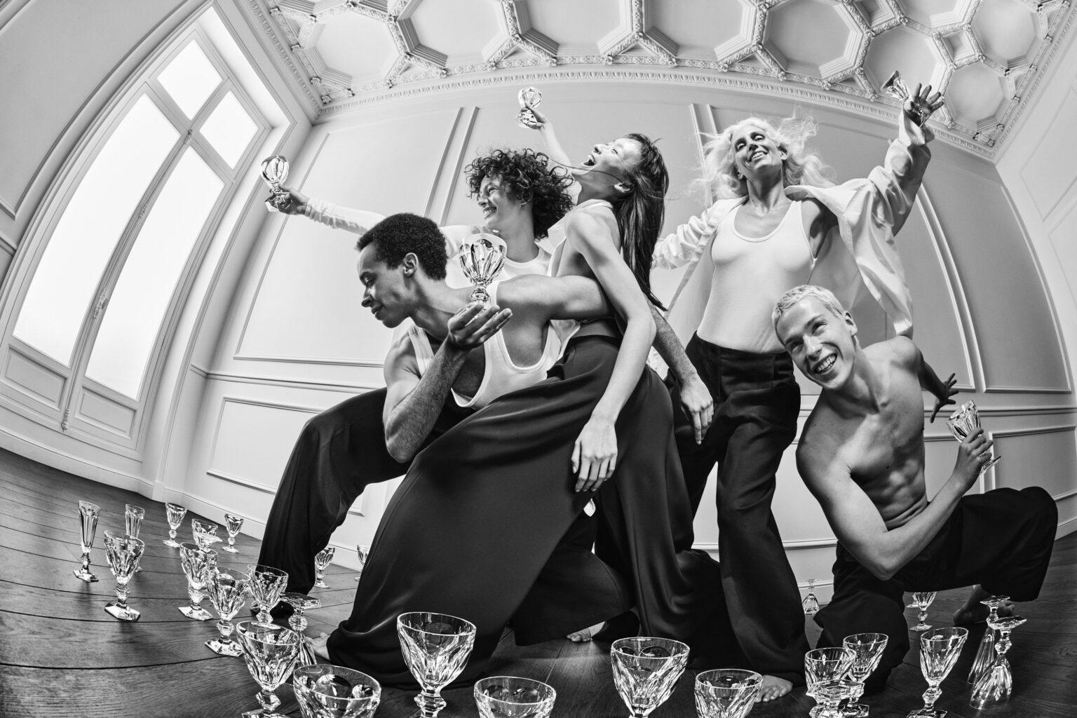 バカラ、写真家コト・ボロフォ起用の新キャンペーンを公開 モノクロと4つのビジュアルで世界観