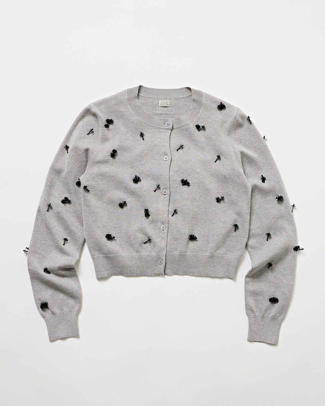 バーニーズが韓国3ブランドの限定・別注を発売、カーディガン3.3万円など