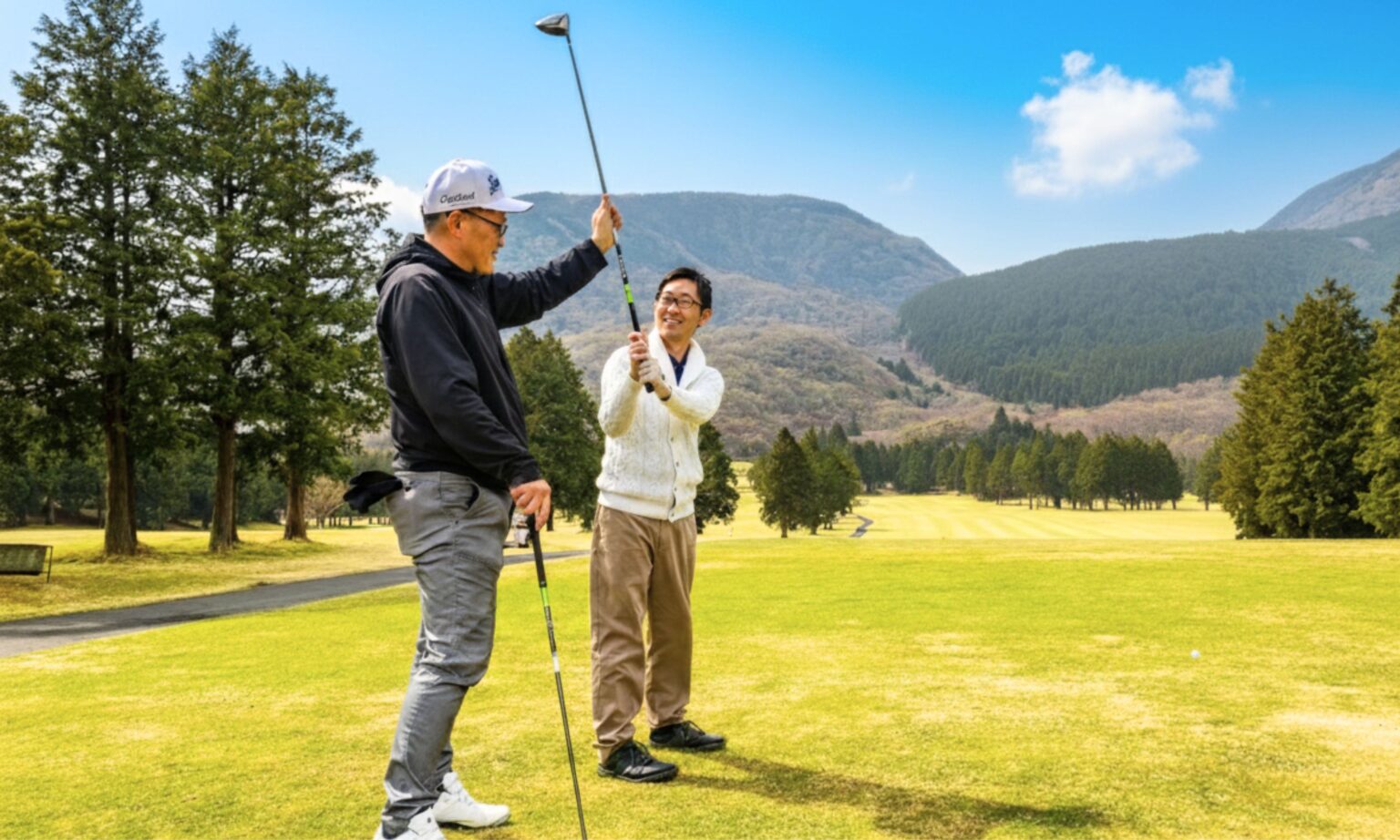 箱根湯の花プリンスホテル、新社会人の卒業証明でゴルフ体験サポート半額の1泊2日プラン