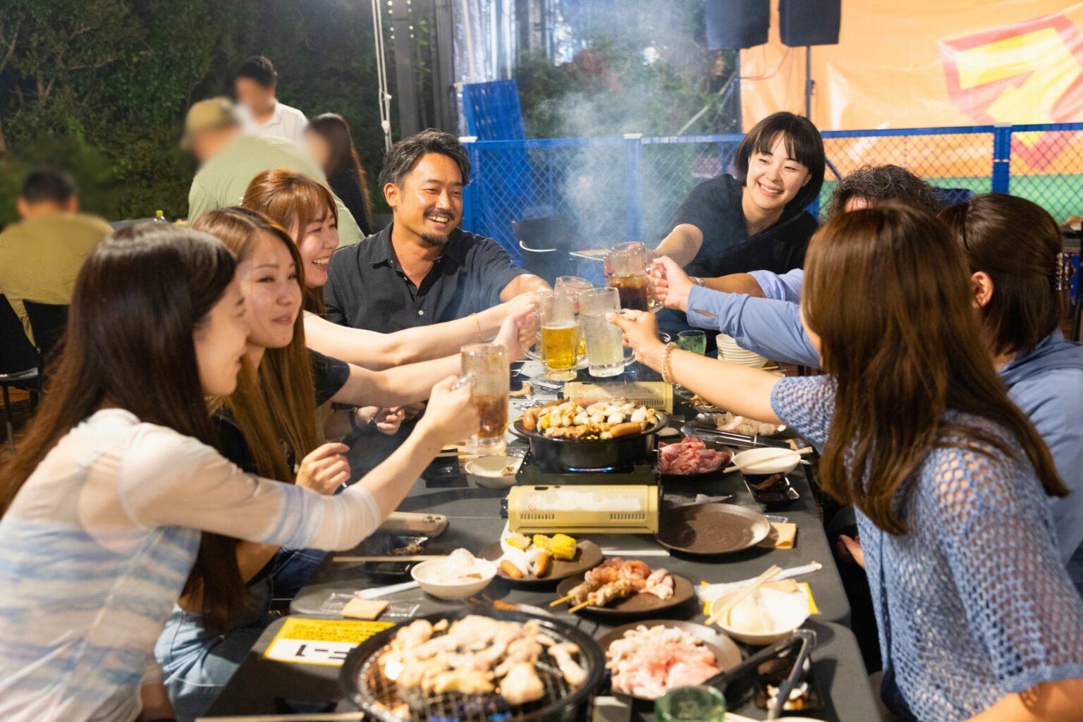 大宮髙島屋屋上「ビアガーデンマイアミ」2026年シーズン開幕、100種以上食べ飲み放題