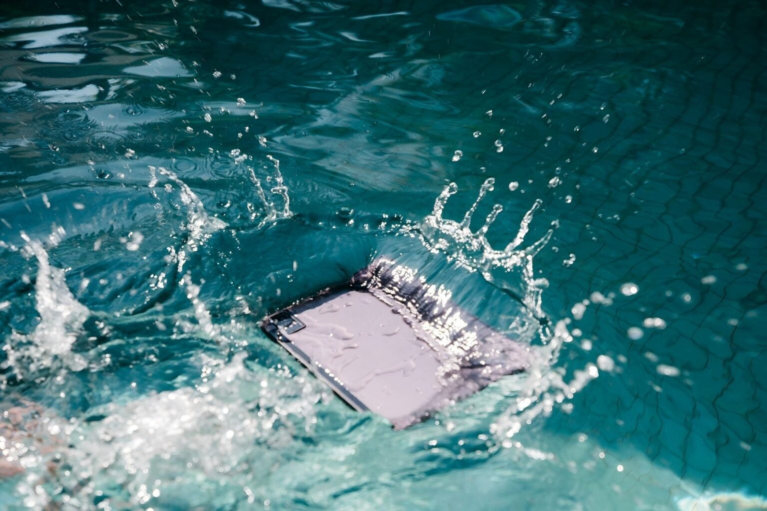 AGMの防水タブレット2機種、Amazon新生活セールで最大10%値下げ