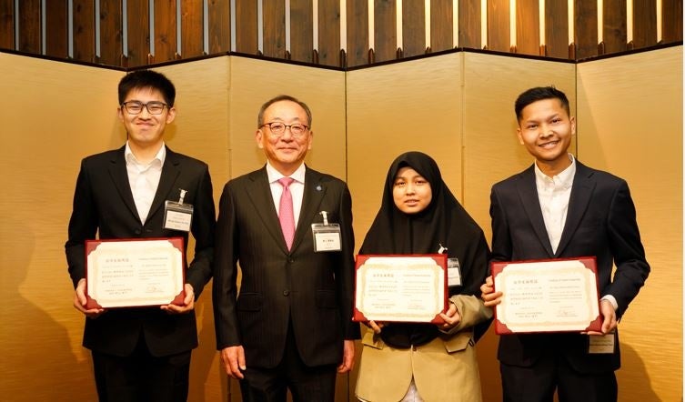 NSK奨学財団、2025年度の外国人奨学生3人を採用 3月3日に採用式