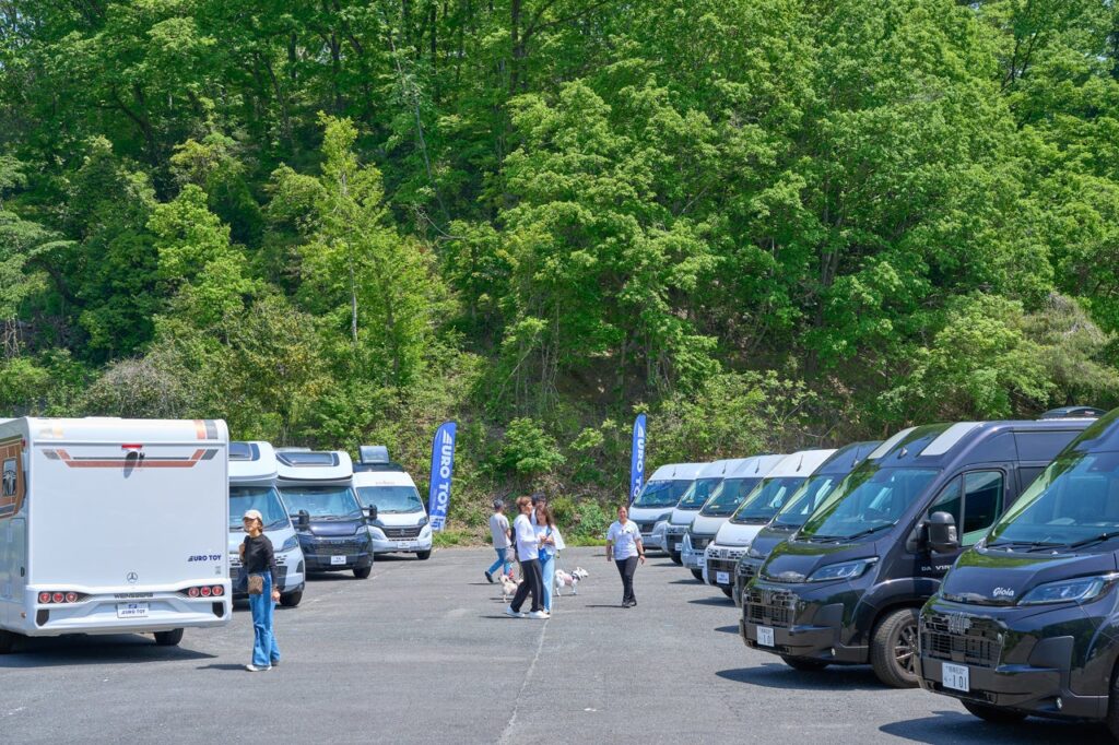 さがみ湖で大型モーターホーム展示・試乗、専用保管「陸のマリーナ」23区画に注目