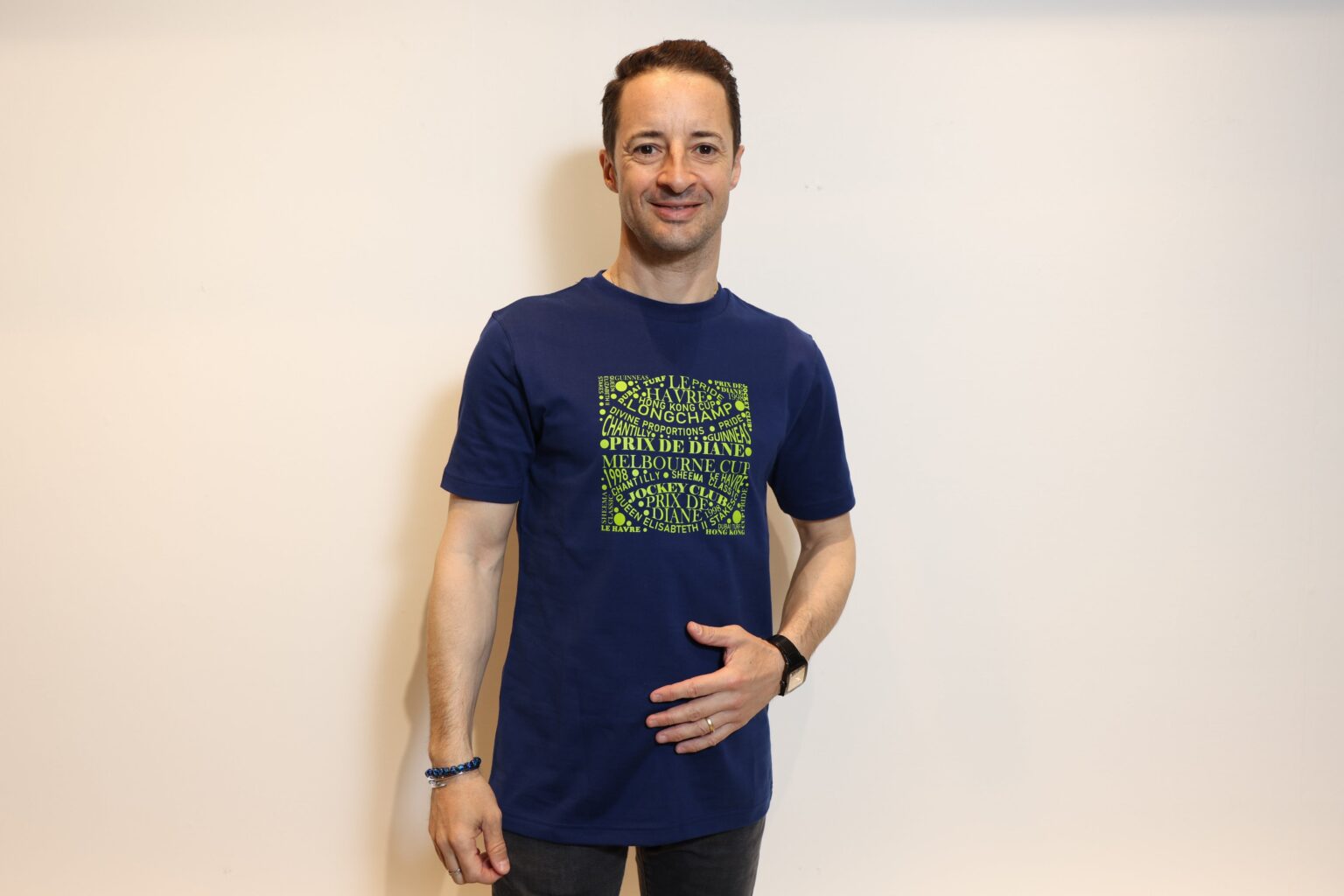 ルメール騎手G1通算100勝記念、限定Tシャツ「100 G1」京都と通販で発売